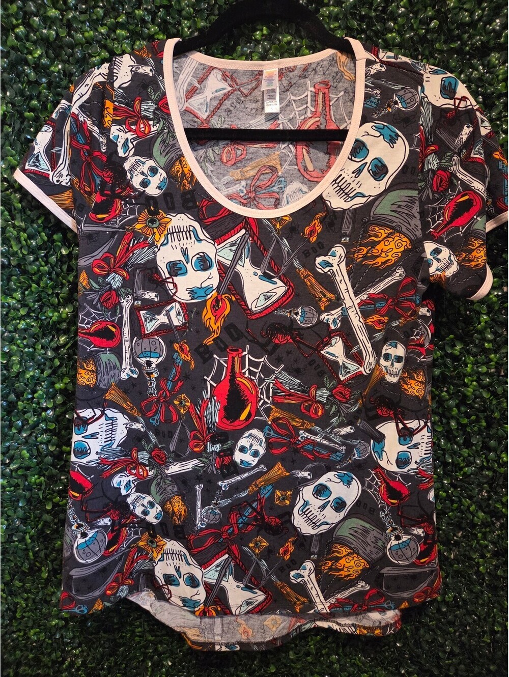LuLaRoe Small Short Sleeve T-Shirt with Skull and Potion Art